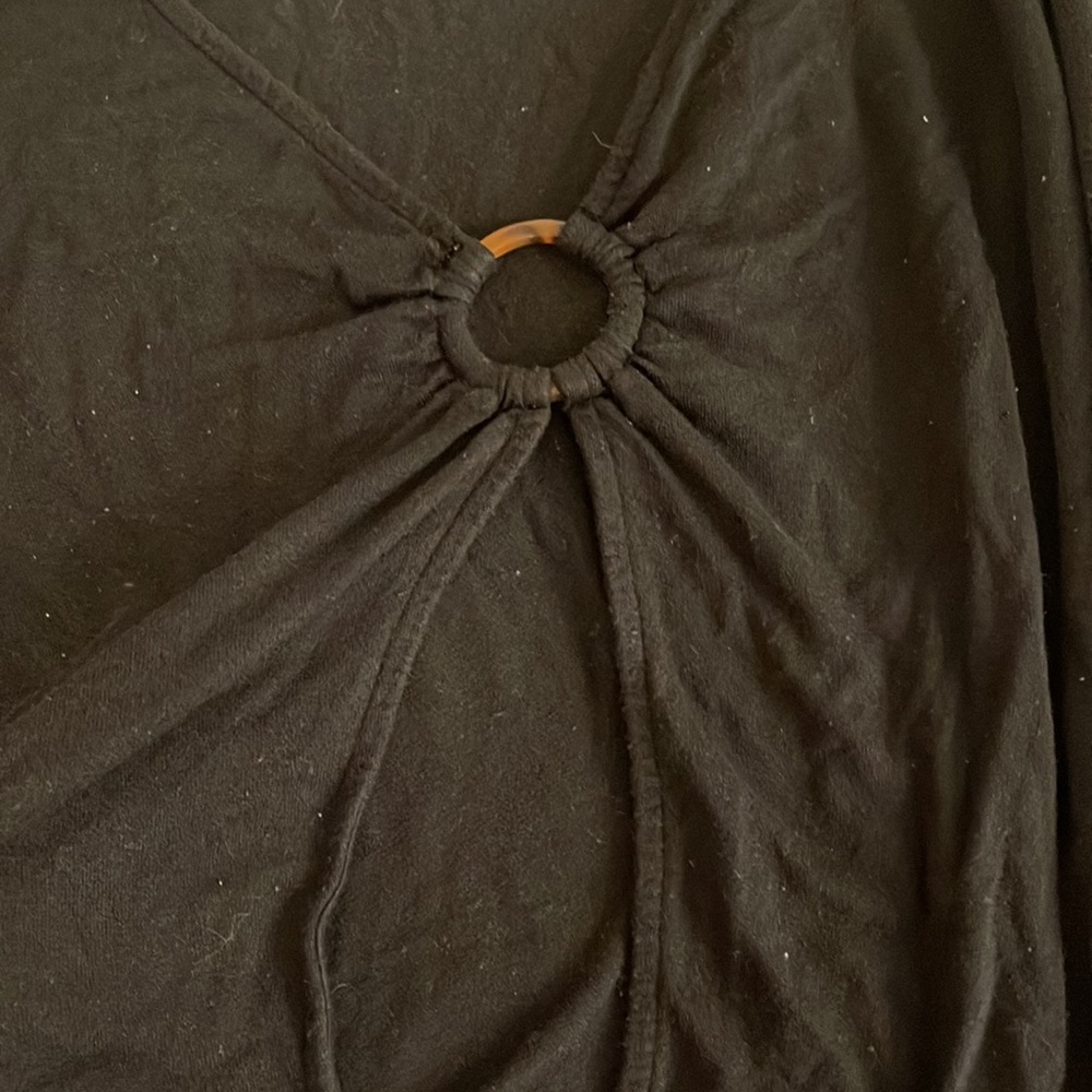 Keyhole long sleeve - Picture 3 of 3